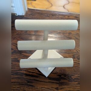 White Display Stand Bracelet Bar